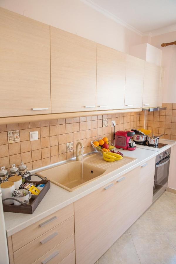 Konstantina & Evgenia Deluxe Apartment Nea Peramos  Ngoại thất bức ảnh